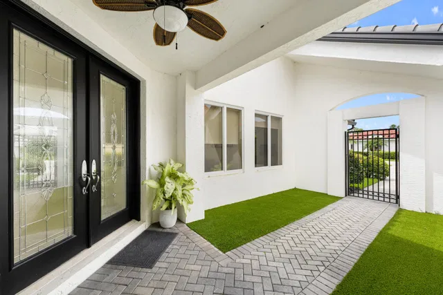 Residence photo 3