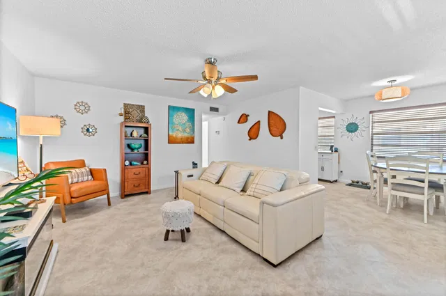  Residence photo 7