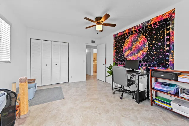  Residence photo 13