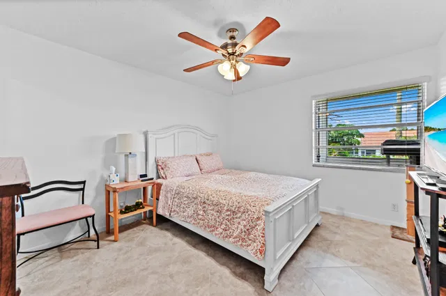  Residence photo 15