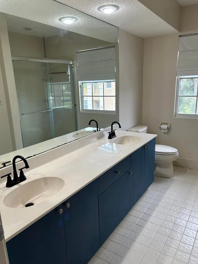 Unit 331 photo 12