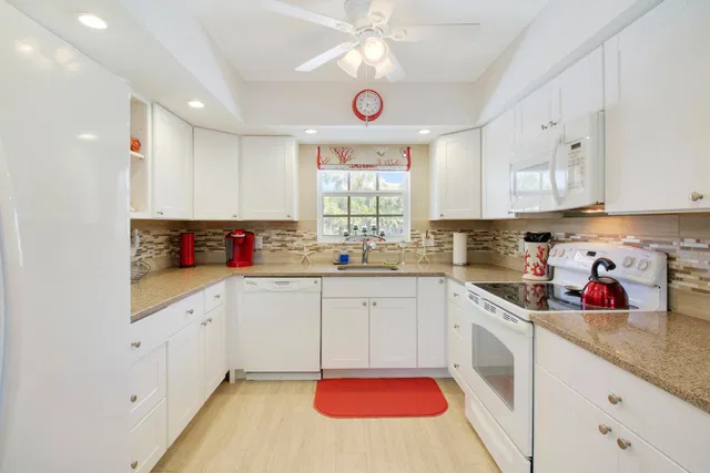 Residence photo 32