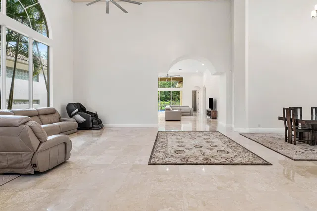 Mizner Country Club Residence photo 9