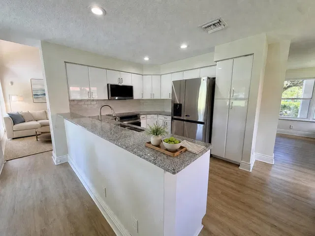 Residence photo 8