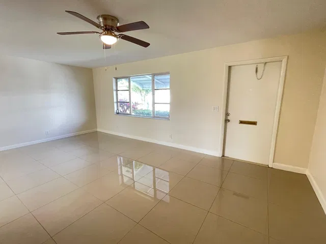 Residence photo 5