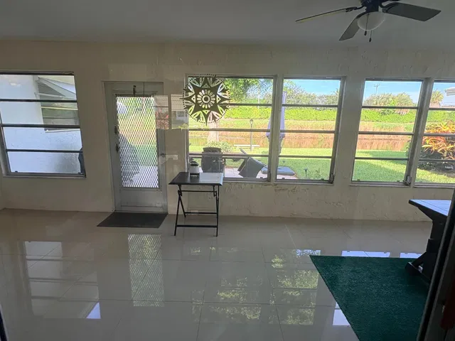 Residence photo 30