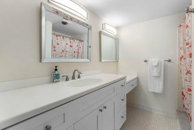 Unit 14203 photo 18