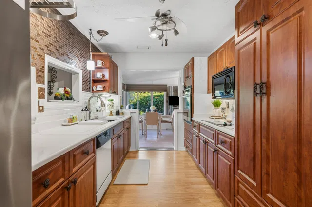 Rocky Point Residence photo 19