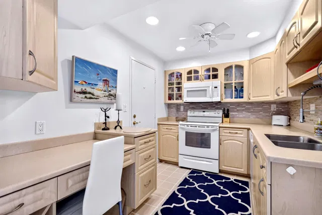 South Palm Beach Unit 3070 photo 6
