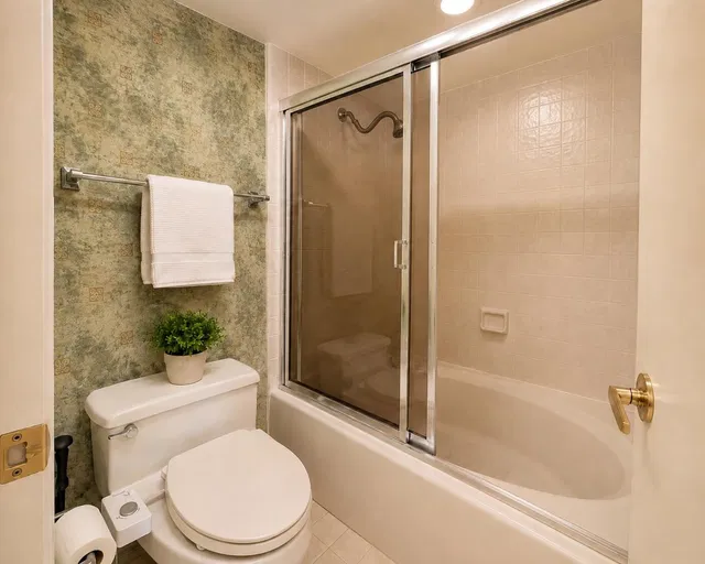 Unit 404 photo 20
