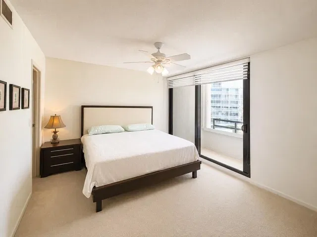 Unit 404 photo 21
