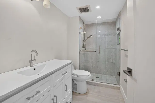  Unit 13501 photo 35