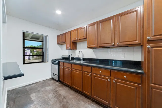 Residence photo 6
