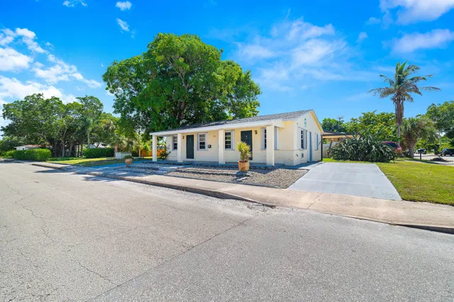 Residence photo 17