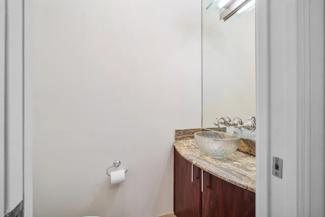  Unit 1008 photo 35