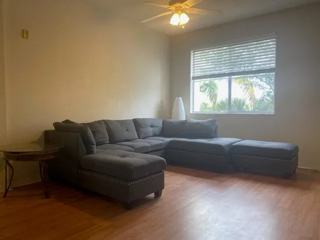  Unit 303 photo 4
