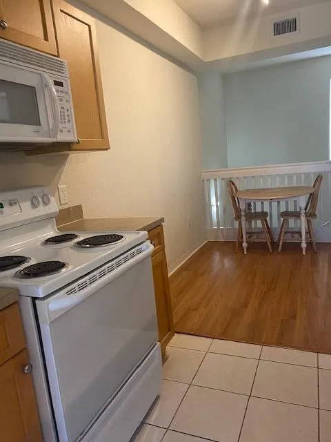  Unit 303 photo 9