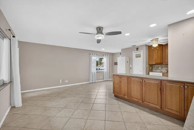  Residence photo 4