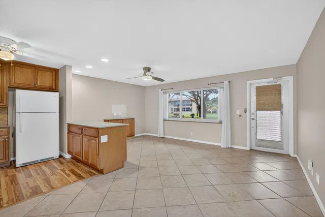  Residence photo 8