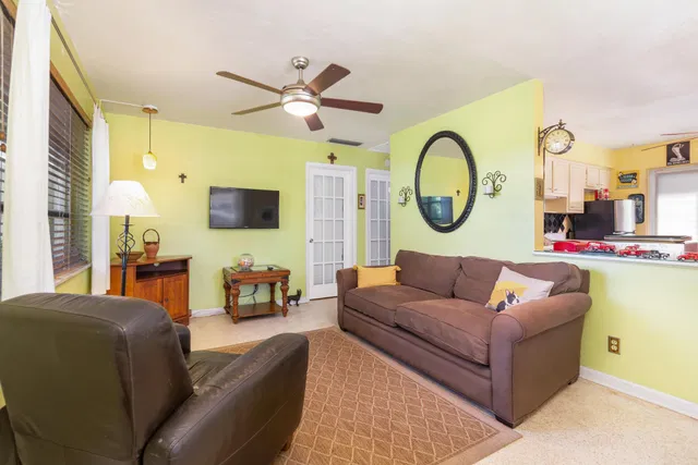  Residence photo 6