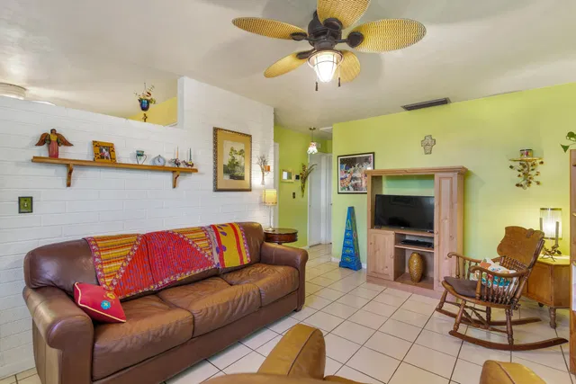  Residence photo 15