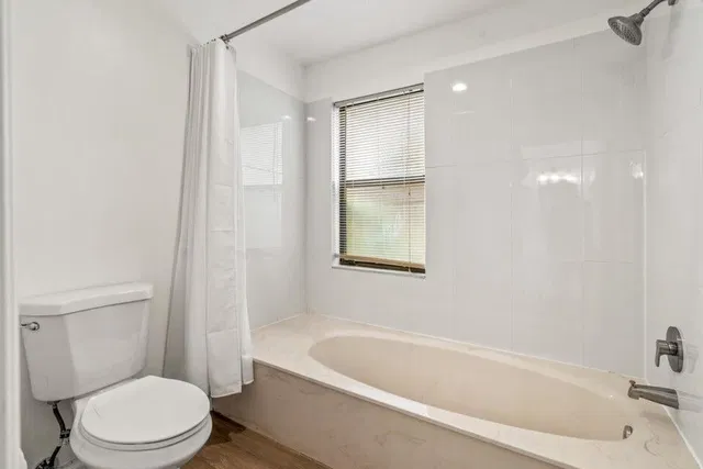  Unit 14 photo 19