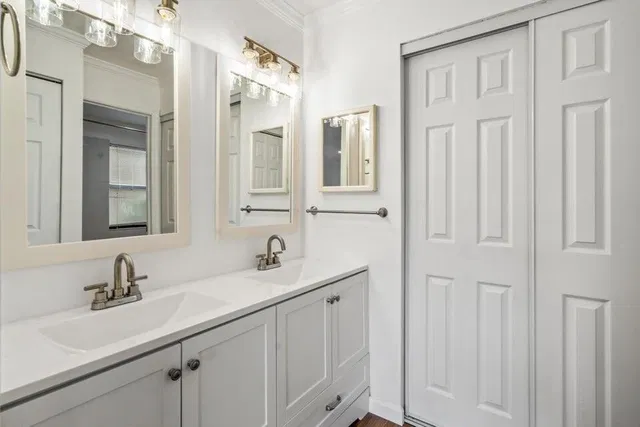  Unit 14 photo 20