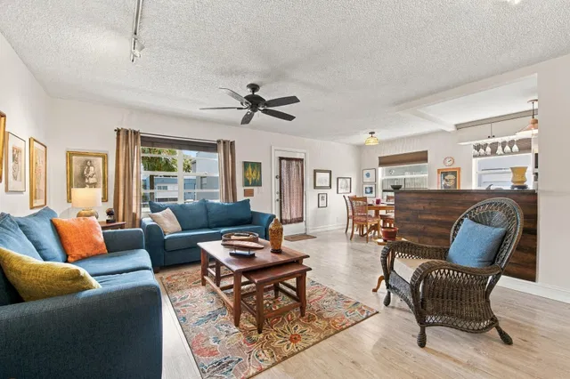  Residence photo 6