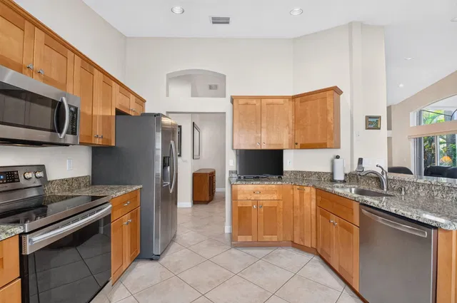 Residence photo 5