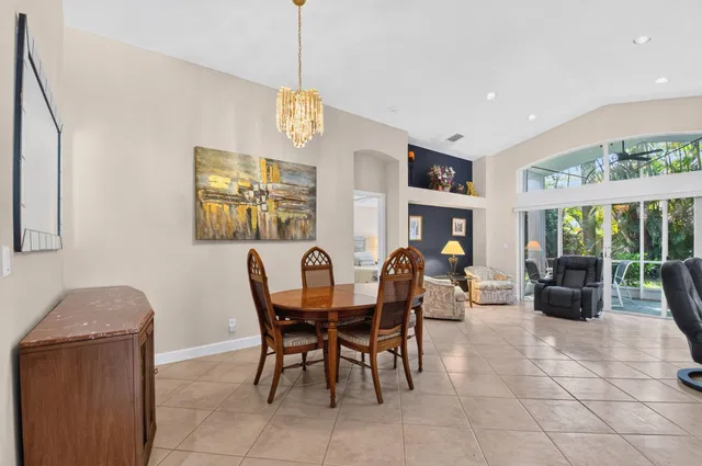  Residence photo 7