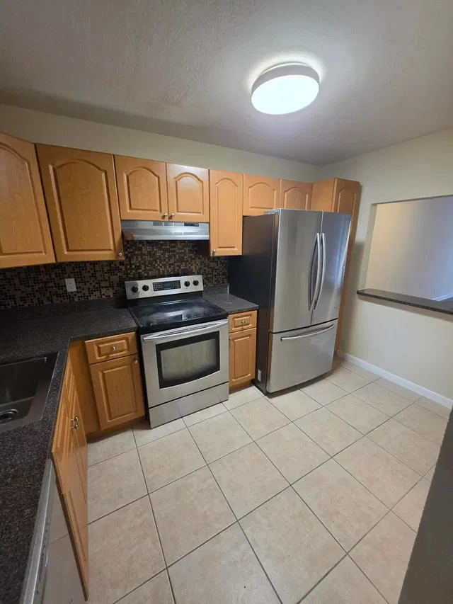 Unit 215 photo 2