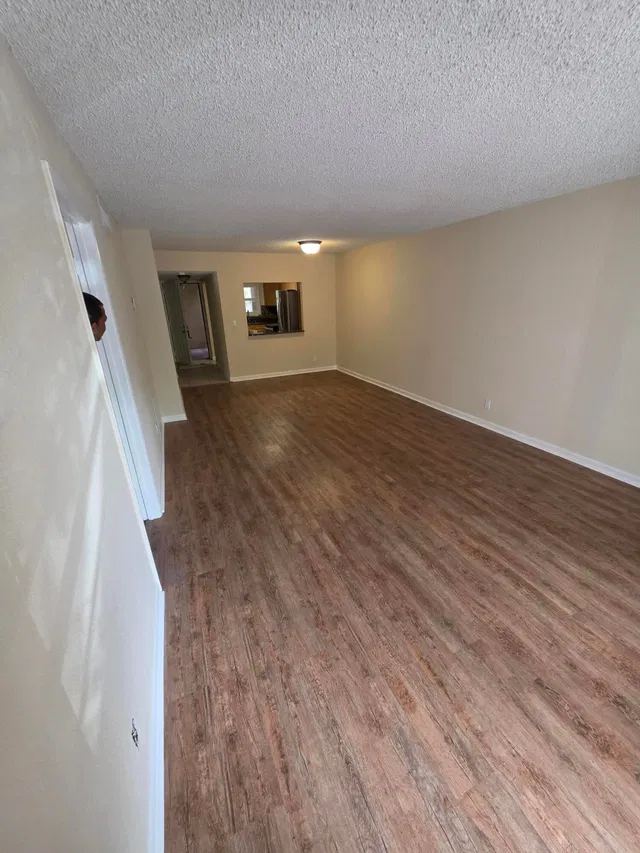 Unit 215 photo 5