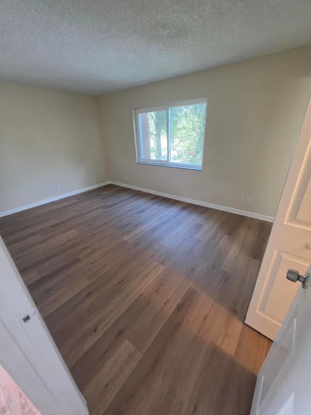 Unit 215 photo 7