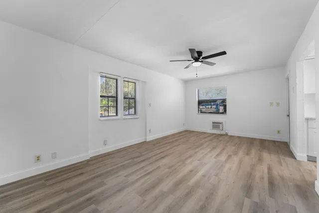  Residence photo 9