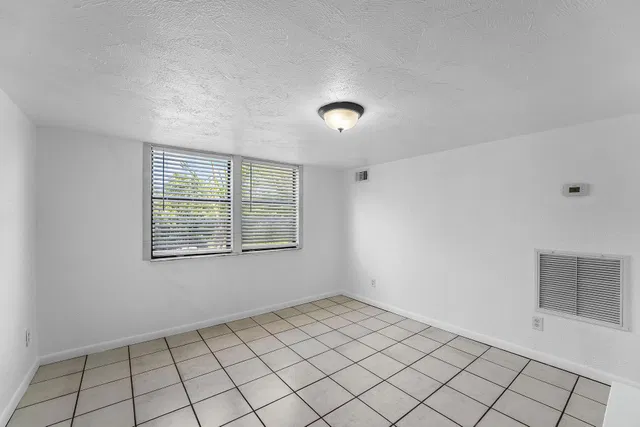 Residence photo 9