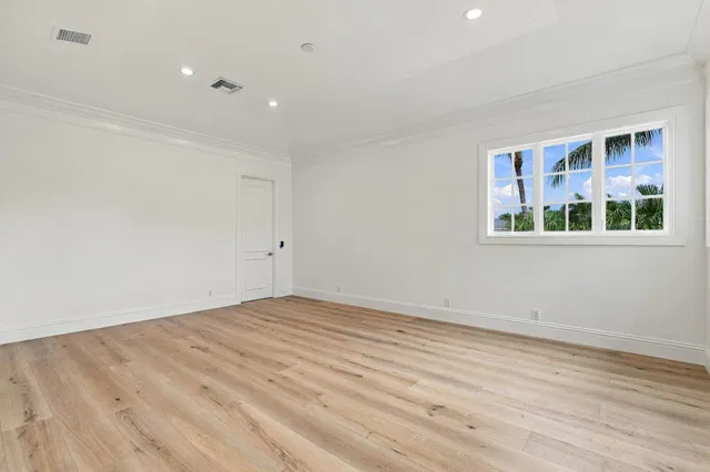  Residence photo 32