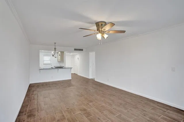 Unit 408 photo 5
