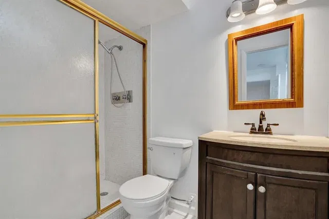 Unit 408 photo 12