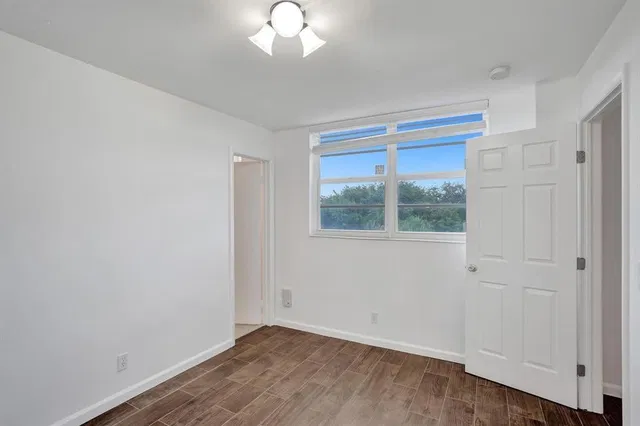 Unit 408 photo 14