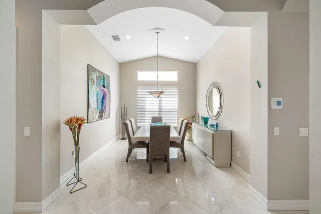 Residence photo 10