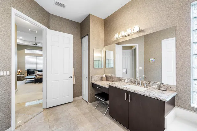 Residence photo 27