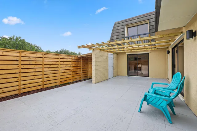 Residence photo 6