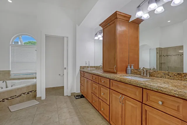 Residence photo 26
