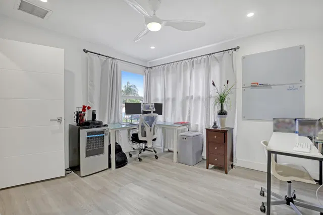 Residence photo 29