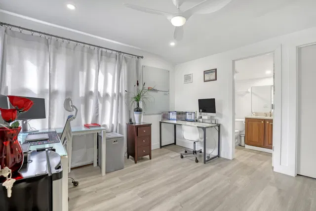Residence photo 30