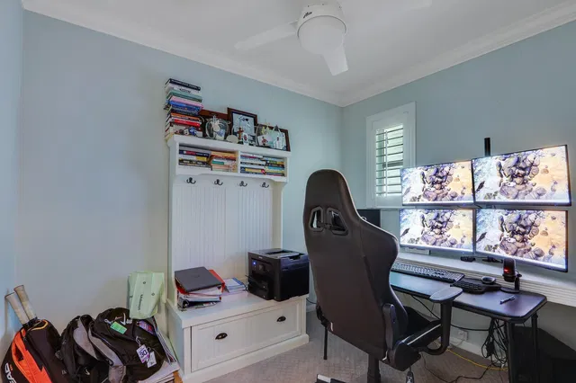 Residence photo 30