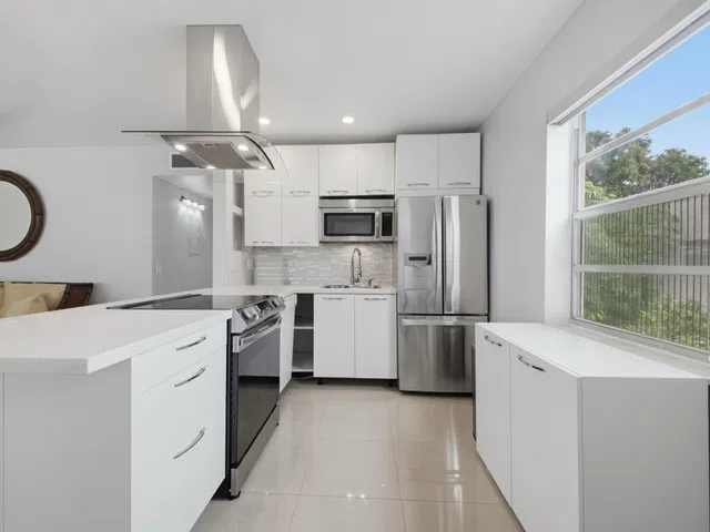 Residence photo 2