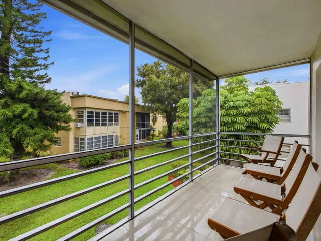 Residence photo 5