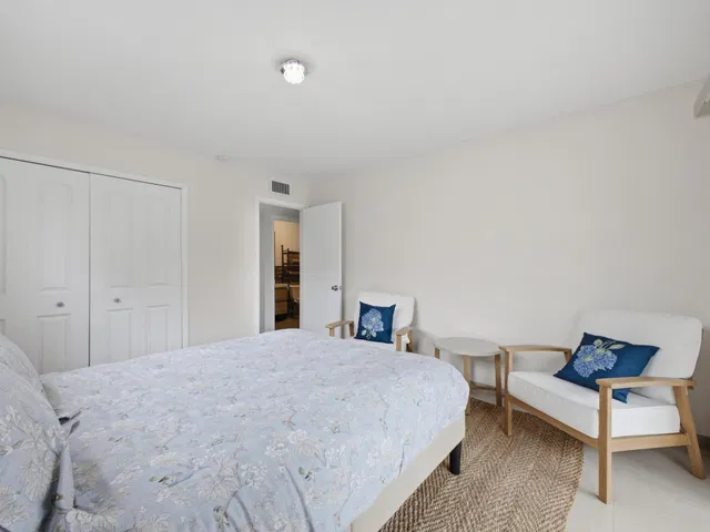 Residence photo 11