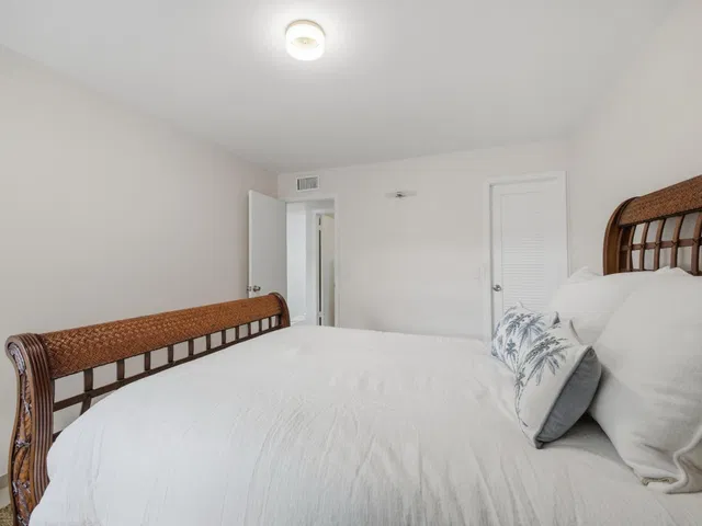 Residence photo 22